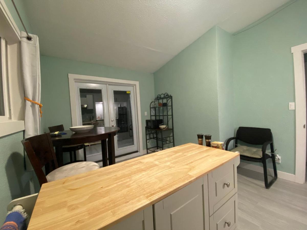 Hudson Homes Bnb Victoria Exterior foto